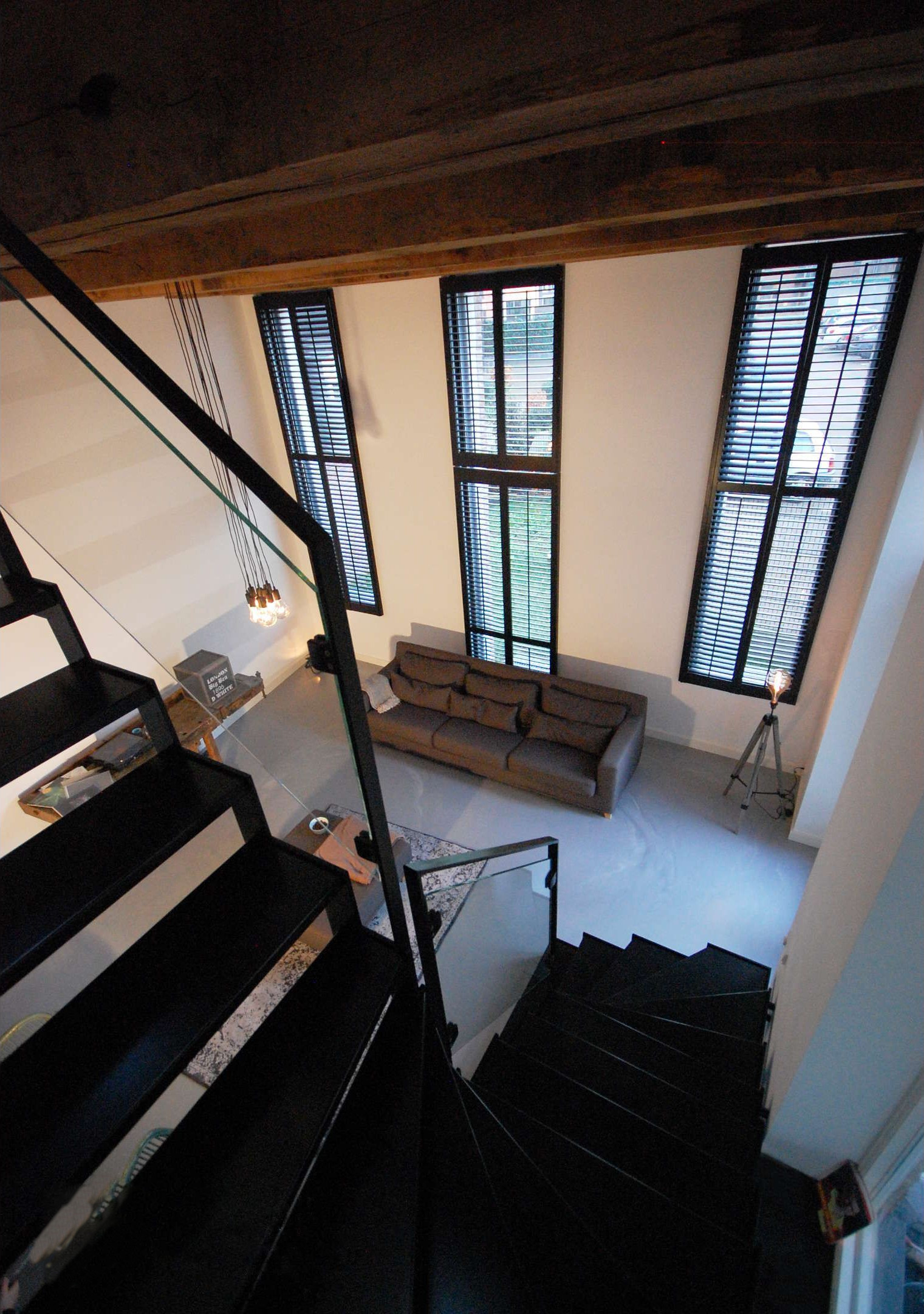 Industrieel Loft Interieur Originele Balken Stalen Trap Louvres Hoge Ruimte ©Tijmen Bos Architecten 1920X1080