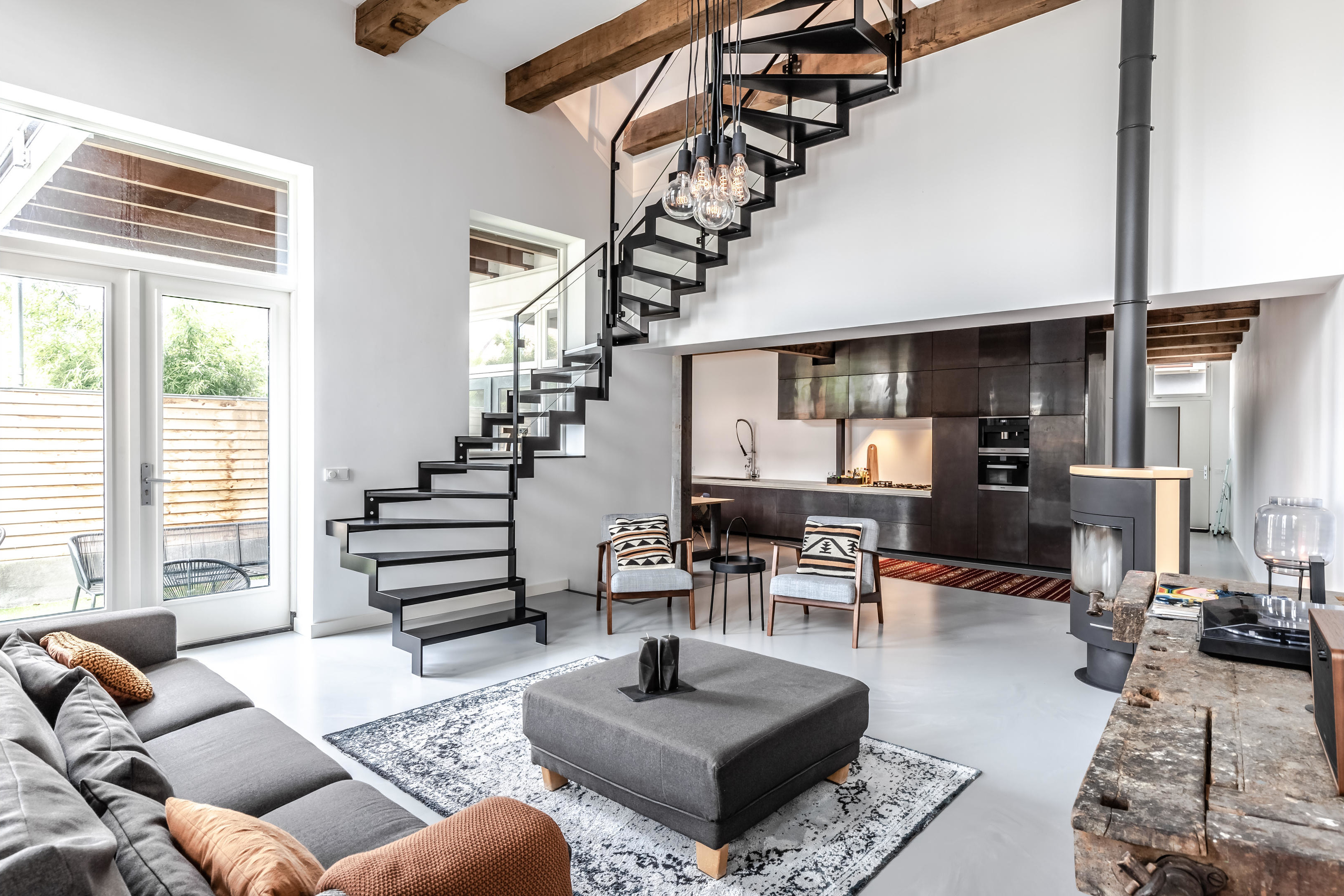 Loft Verbouwing Interieur Industrieel Modern Hout Staal Muizentrap ©Tijmen Bos Architecten Deventer
