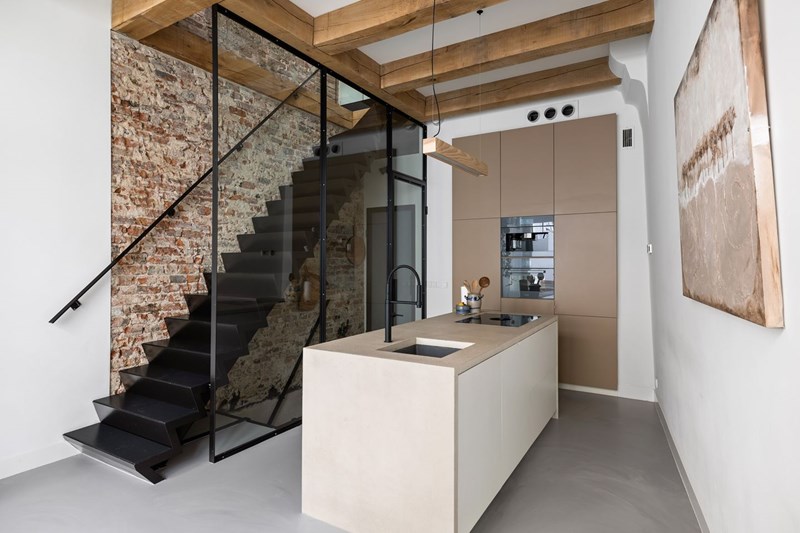 Moderne Loft In Historisch Pand Kookeiland Trap Staal Glas Industrieel ©Tijmenbos Architecten