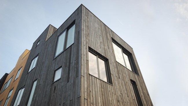 Twee Moderne Woningen Met Houten Gevel In Het Deventer Havenkwartier Met Zeer Strakke Detaillering Uitgewerkt Door Tijmen Bos Architecten