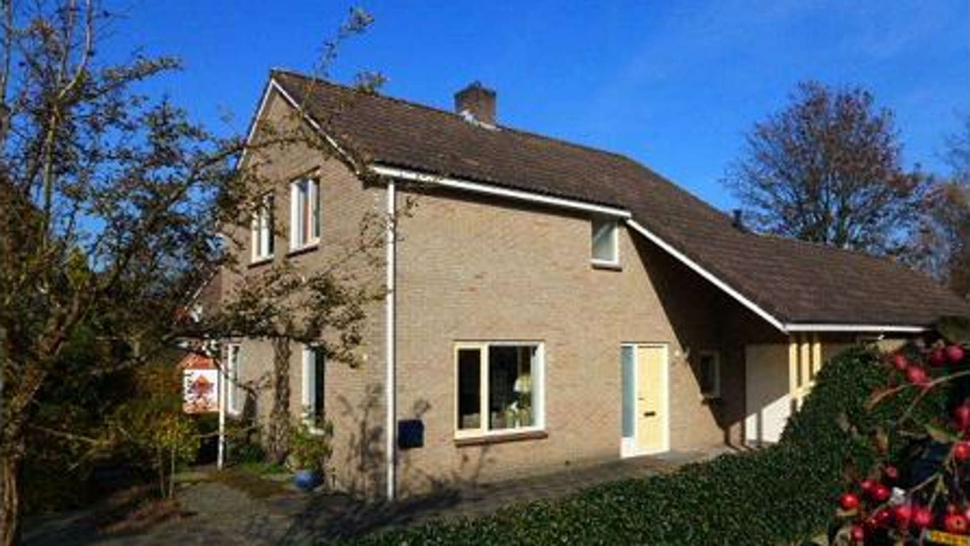 Verbouwing Moderne Woning Architectuur Bestaande Toestand Raalte Wit Stucwerk Vlakke Pan Antraciet © Tijmen Bos Architecten Deventer 1918X1080